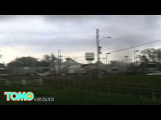Tornado rips apart school with 100 people inside in storm chaser video - TomoNews
