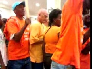 Meeting de Bayrou à la Réunion