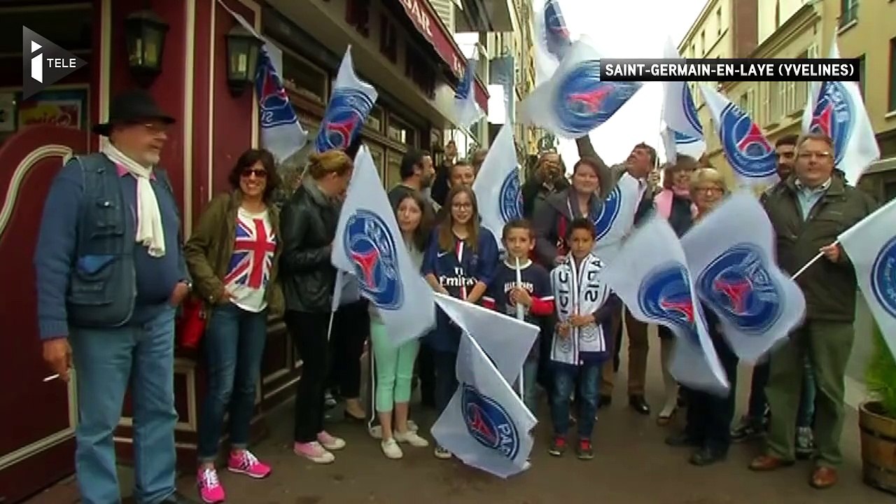 La grande proximité de l'équipe féminine du PSG avec ses supporters