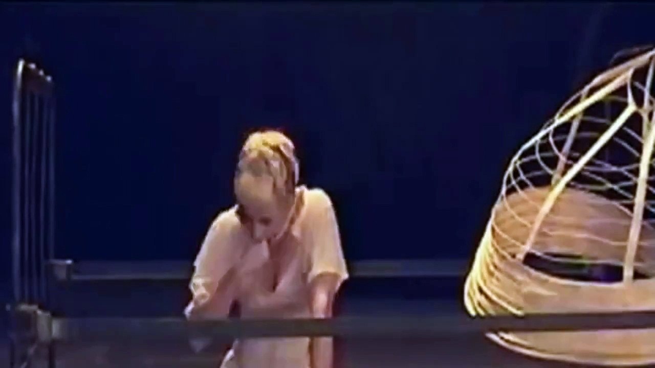 Madonna Re-invention tour Intro/Vogue