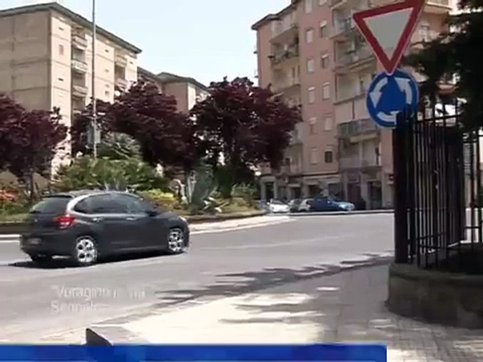 Voragine in via Turati Segnalazione dei cittadini