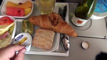 In flight meals of Emirates DXB-LHR في الإمارات وجبات طيران
