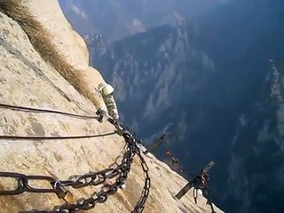 Huashan Cliffside Path