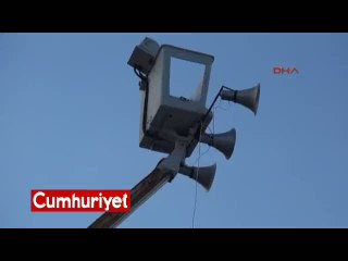 Stada giremeyince vinç getirip maçı izlediler