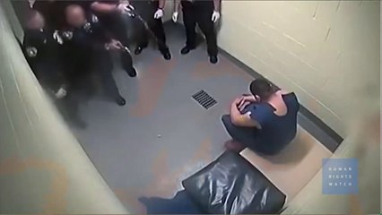 المصابون بأمراض عقلية في السجون الأميركية يتعرضون لتعذيب