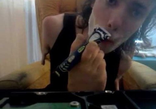 Man Born Without Arms Demonstrates Shaving