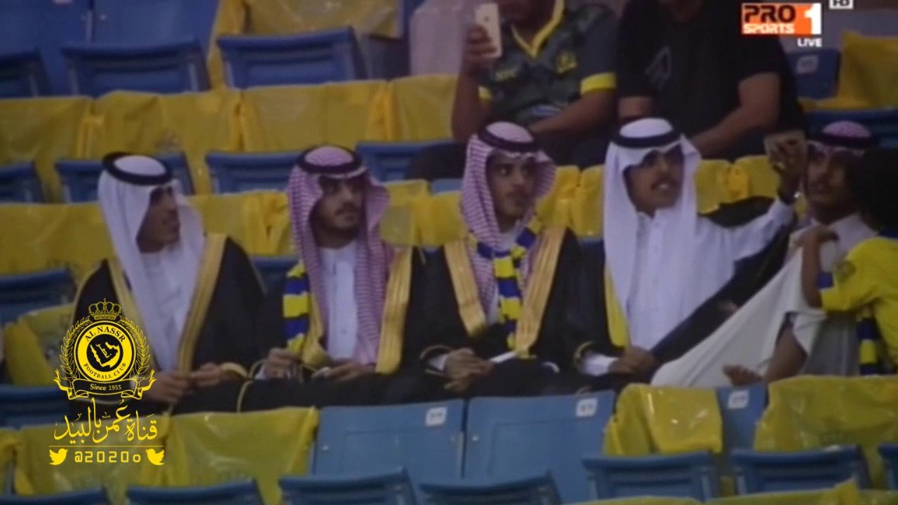 ناصر الشيبان ||  لقطات من حضور جماهير النصر بالشماغ  و البشت  | اغنيه حصريه  للنصر