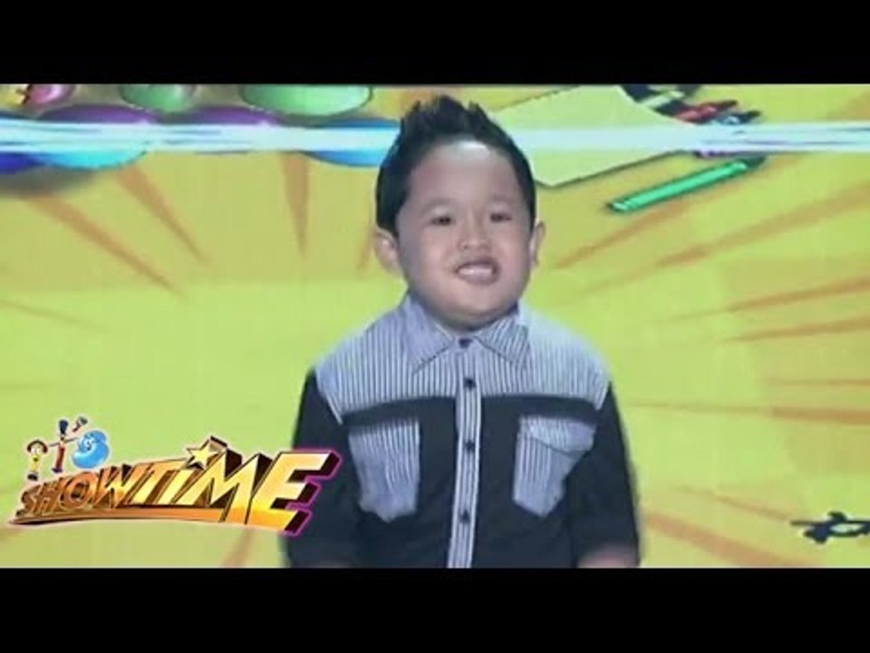 MiNiME ni John Lloyd humataw sa dance floor ng It's Showtime