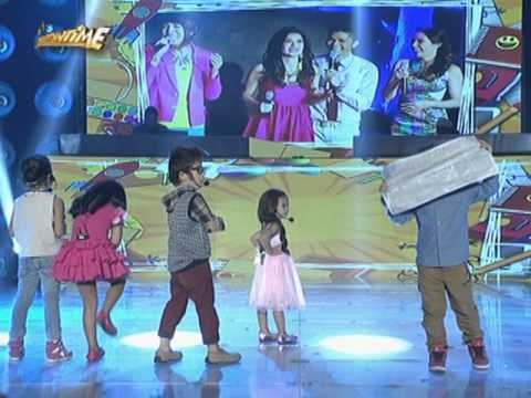 MiNiMEs ng It's Showtime Hosts nag-Sine Mo'To at sumayaw ng Open the Door