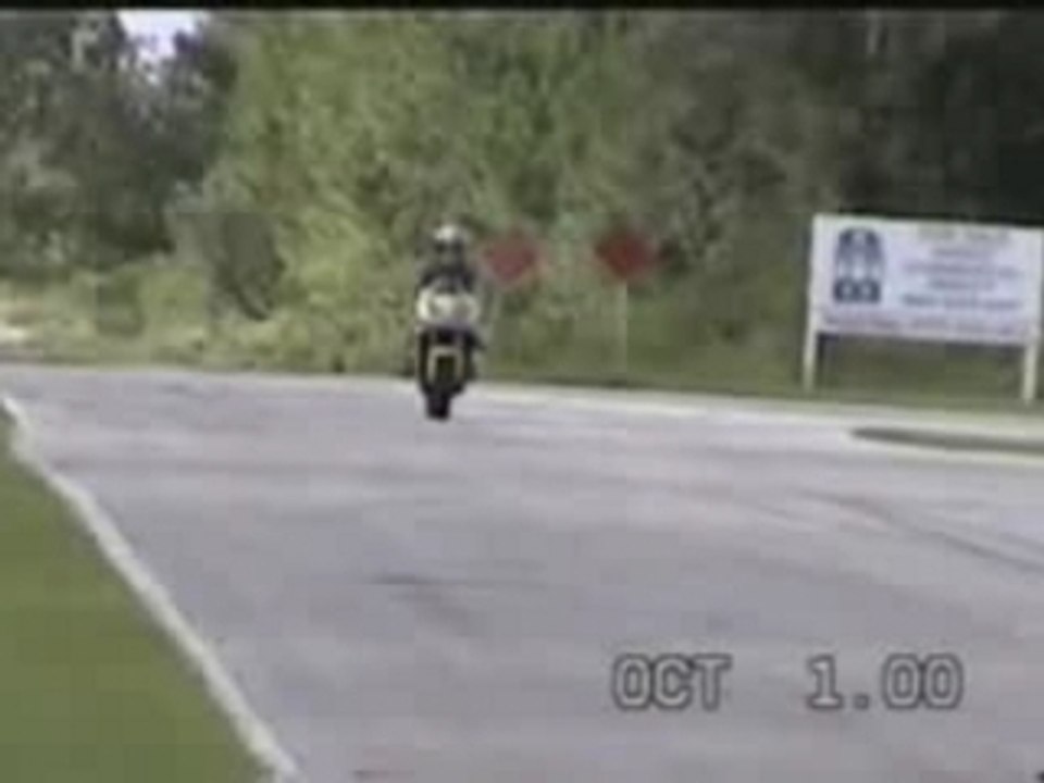 moto wheeling crash