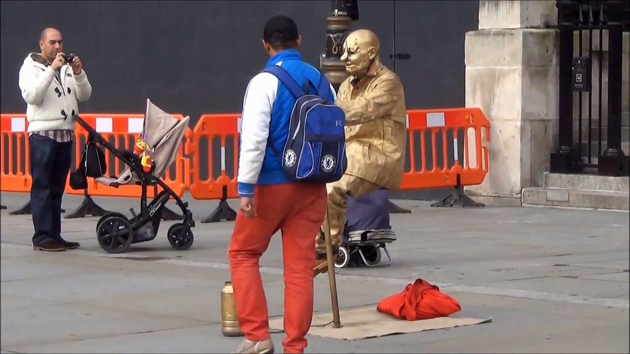 The Floating and Levitating Man. TRICK REVEALED (stepbystep