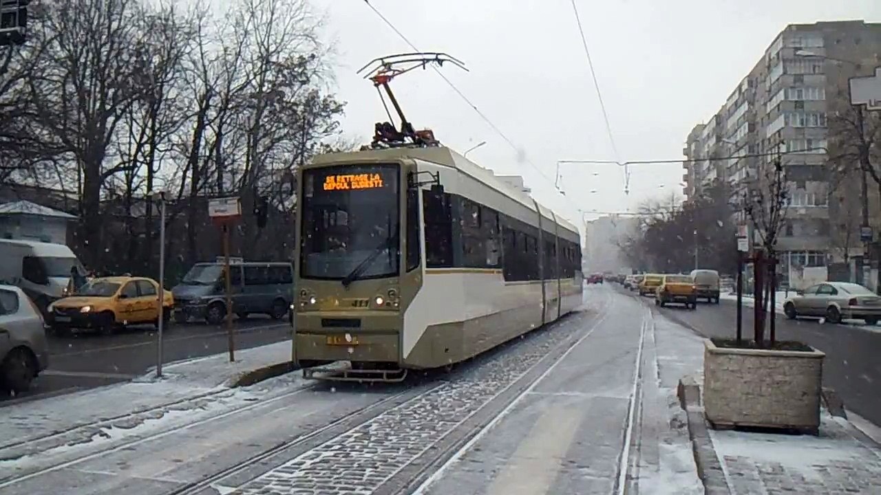 Tramvaiul Bucur-LF CA #411 - se retrage plecand din statia ,,Adesgo"