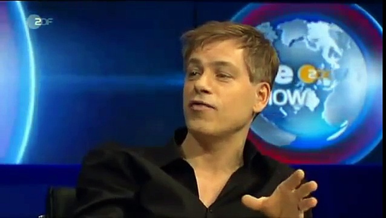 Michael Mittermeier  provoziert das Restrisiko in der heute show! Oliver Welke! die Bananenrepublik