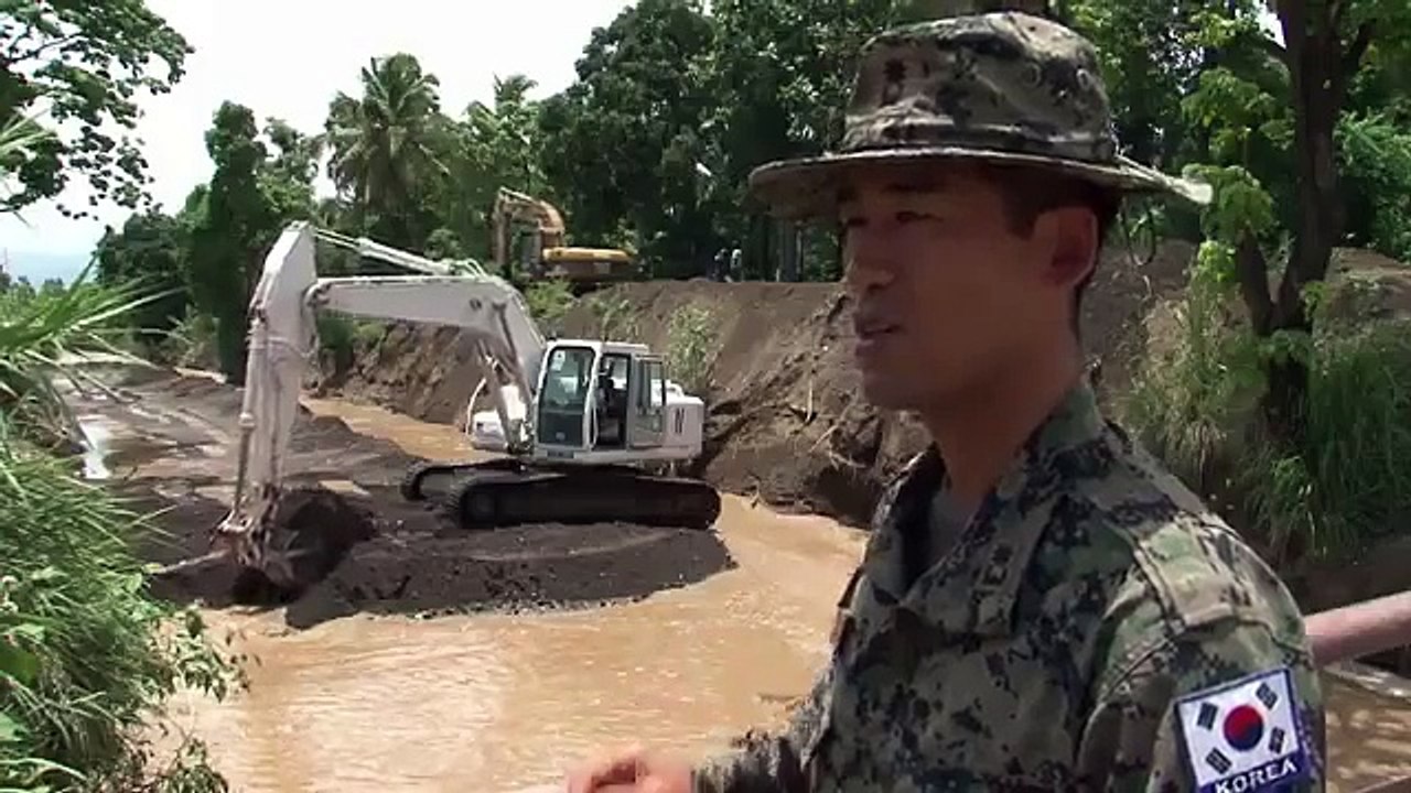 Haiti : Leogane Road in constructions