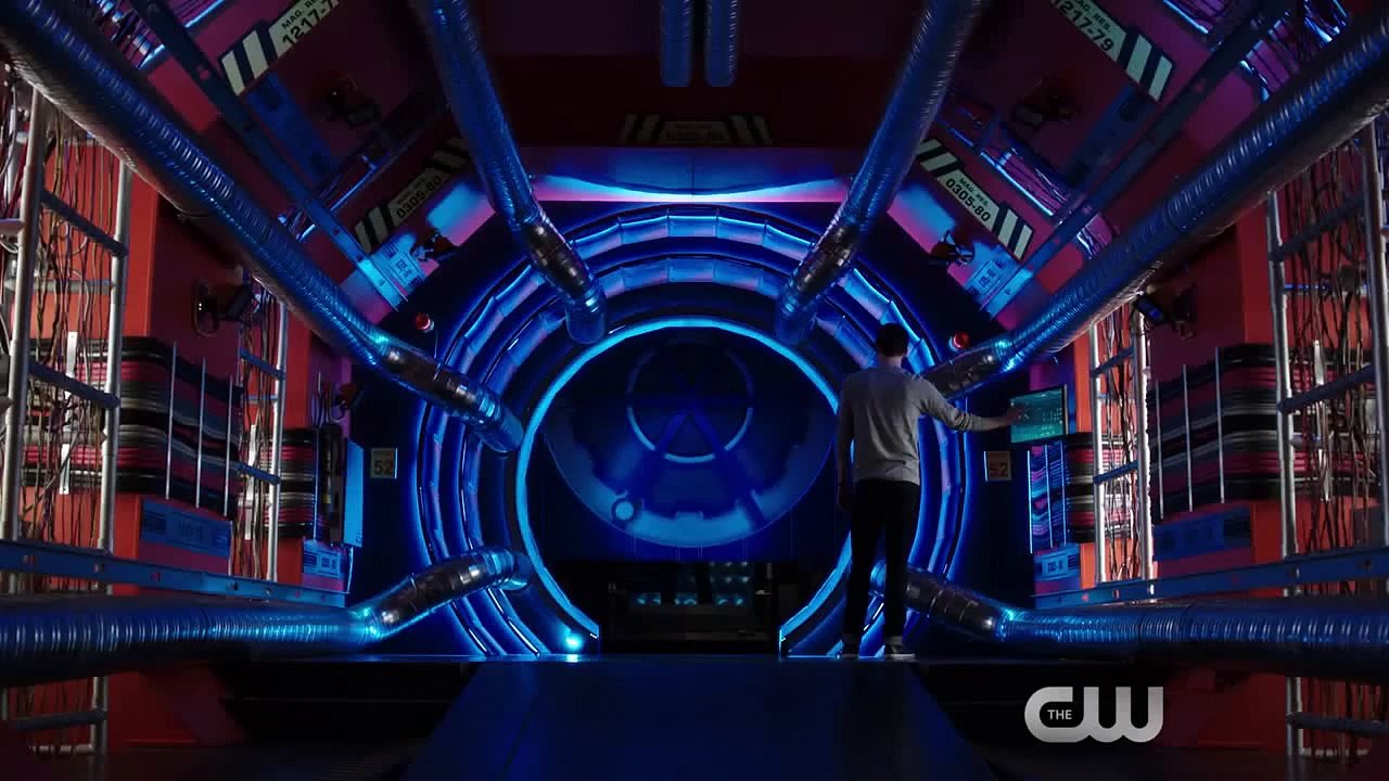 The Flash 1.Sezon 23.Bölüm Fragmanı -Fast Enough- (HD)
