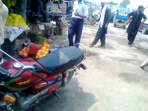 ye hay jee hmarai trafic police ka haal,khud daikhain or dusro say bhi share karan.