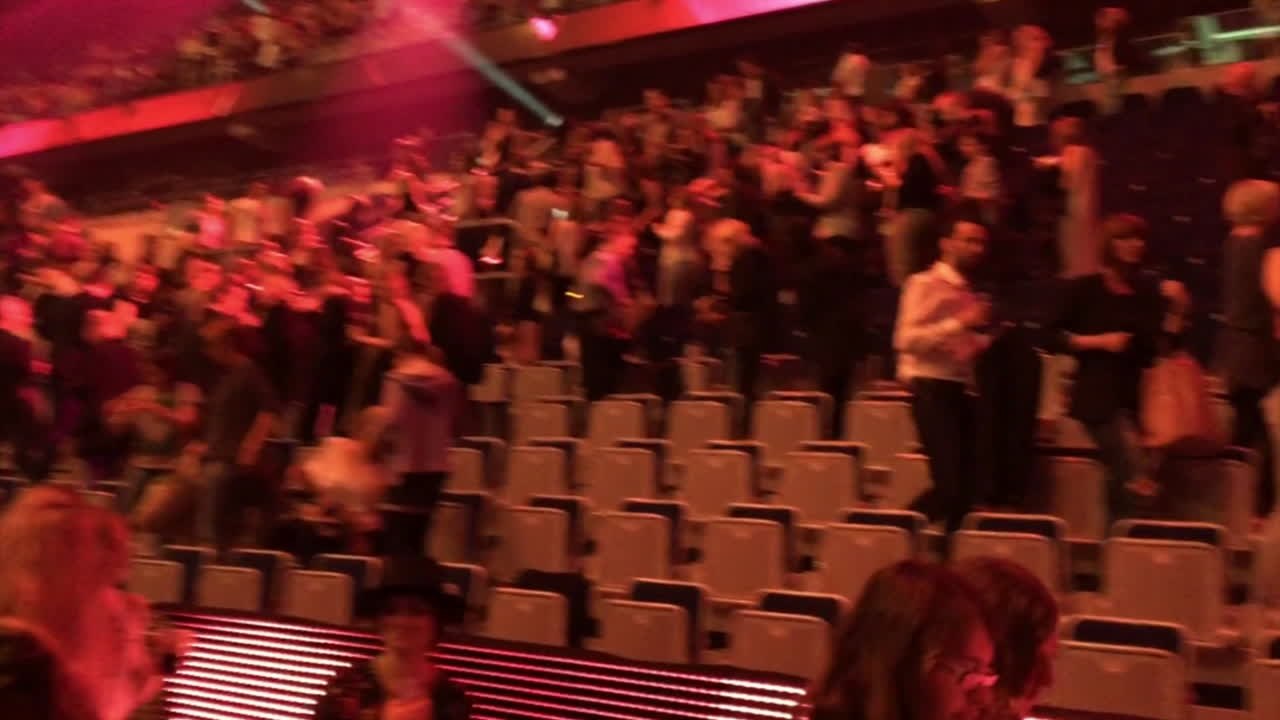 Bombendrohung bei gntm-finale: so wurden die 10.000 zuschauer evakuiert