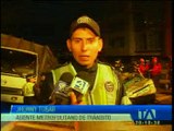 Camión perdió pista e impactó a otro auto en el norte de Quito