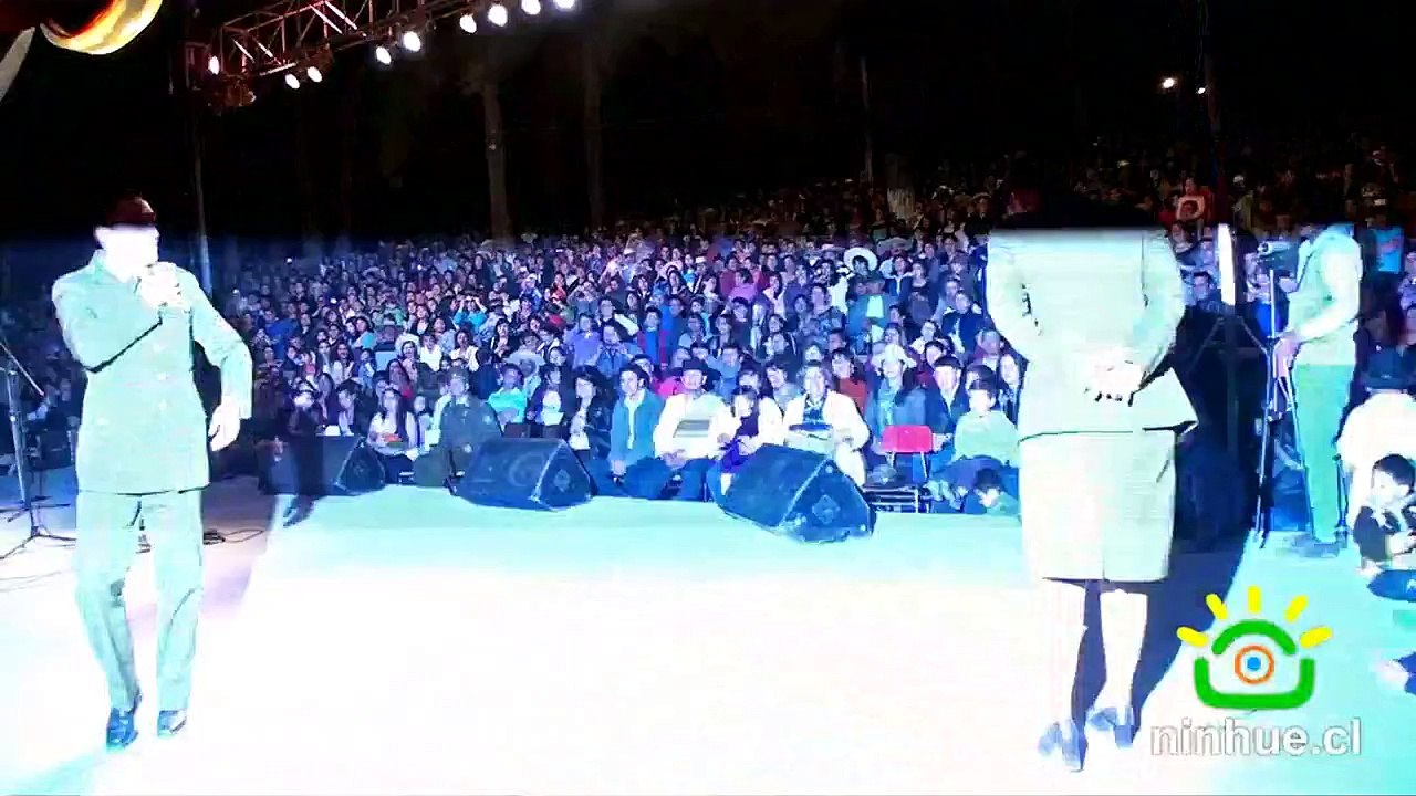 CARABINEROS BAILANDO CUECA EN NINHUE