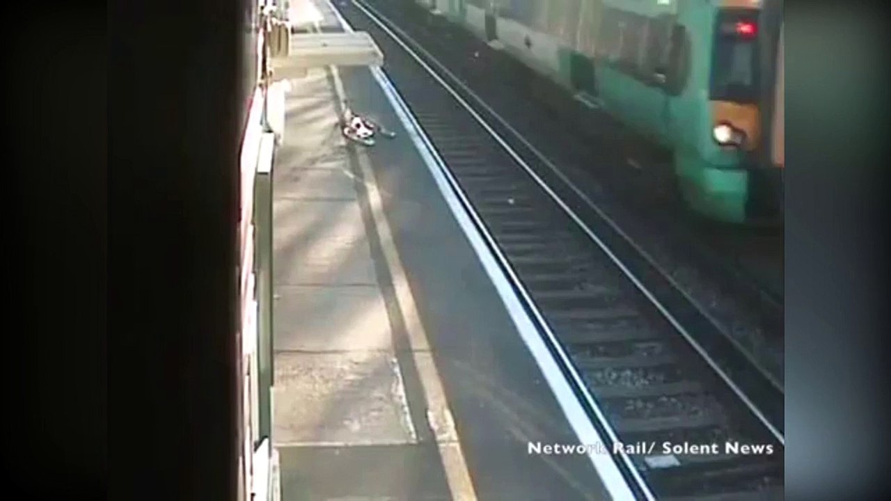 Reckless Cyclist Narrowly Avoids Death
