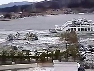 Vidéo de la Vague du Tsunami au Japon (Raz-de-marée)