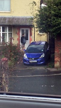 Sending his friend into the wrong house : so funny prank!