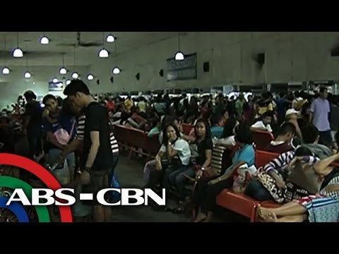 Mga bus terminal, siksikan dahil sa mga naantalang biyahe