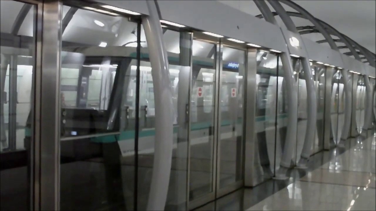 Ligne 14 du Metro de Paris en gare d'Olympiades