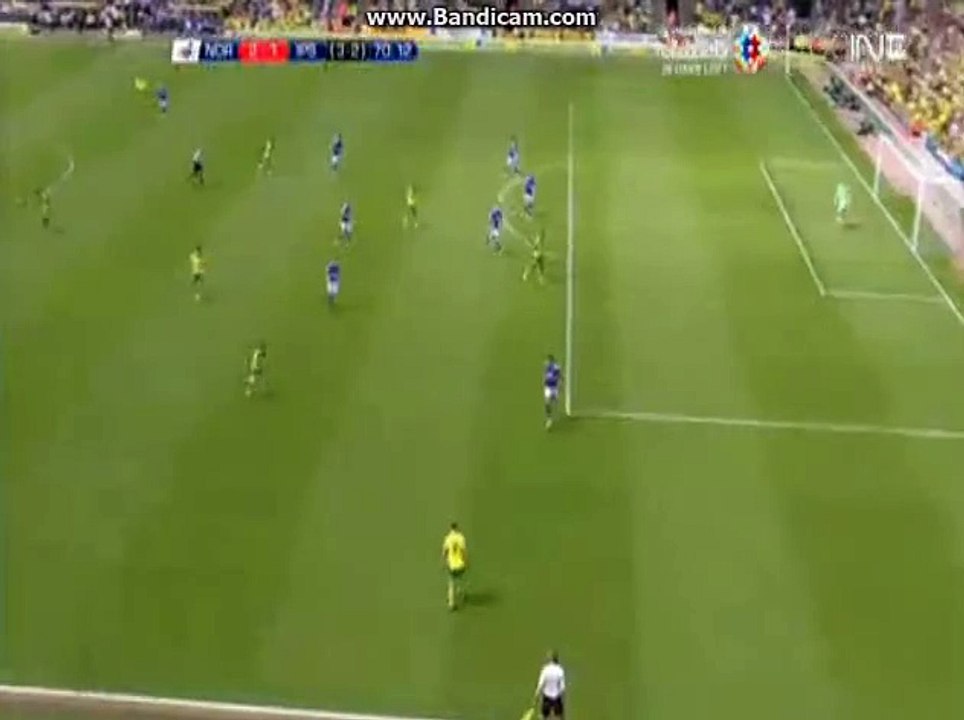 Cameron Jerome miss open goal Norwich - Ipswich 2-1