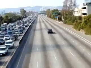 Crazy Landing of Aeroplane on Road