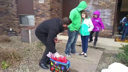 Un père daltonien découvre les couleurs pour la première fois