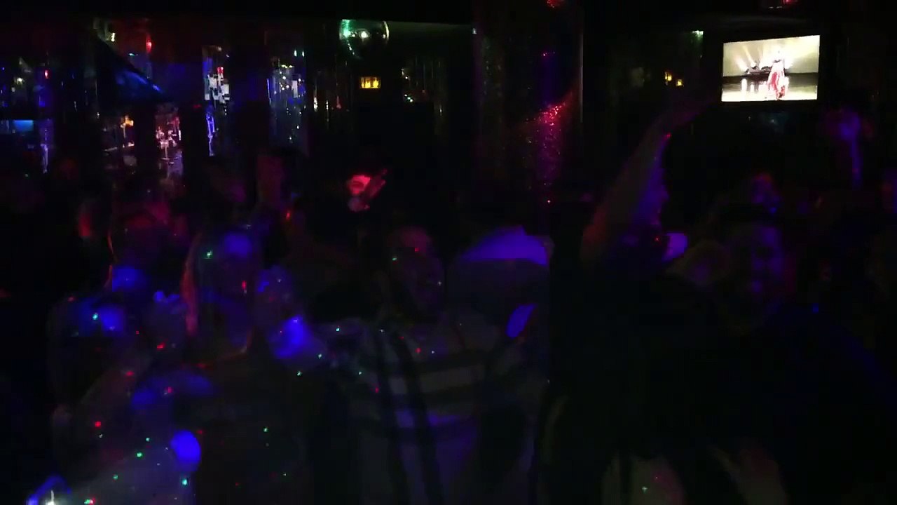 Cheb Bilal SGhir [Je T'aime Omri Je T'aime] Live a Sultan 2015 _ By #Pixau!