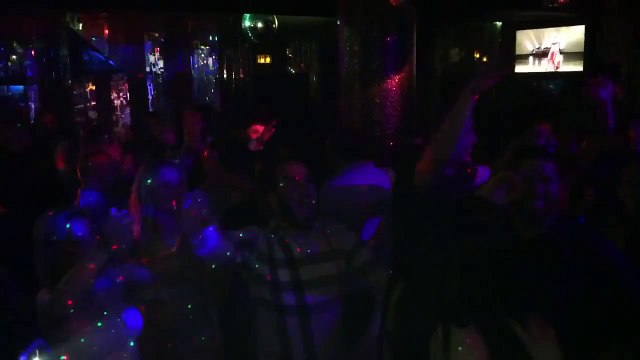 Cheb Bilal SGhir [Je T'aime Omri Je T'aime] Live a Sultan 2015 _ By #Pixau!