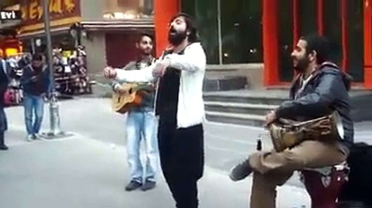 Ankara Sokaklarında Oyun Havası - Koray Avcı, Çilli Bom (Kaçırmayın! :)