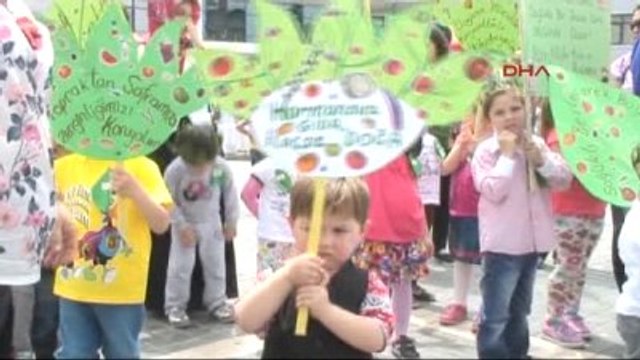 Düzce'de Doğada Yetişen Otlardan Yapılan Yemekler Tanıtıldı