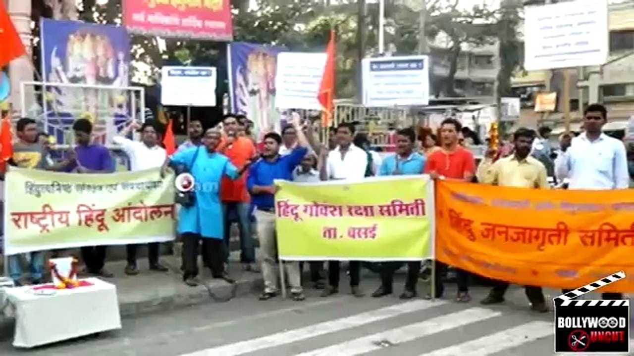 Sunny Leone FORCED To Go Back HOME By Hindustan Janjagruti Samiti
