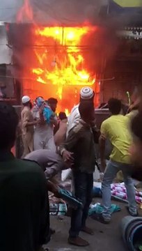 fire near Yousuf plaza anarkali bazar #karachi