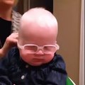 Annesini İlk Defa Gören 7 Aylık Albino Hastası Bebek