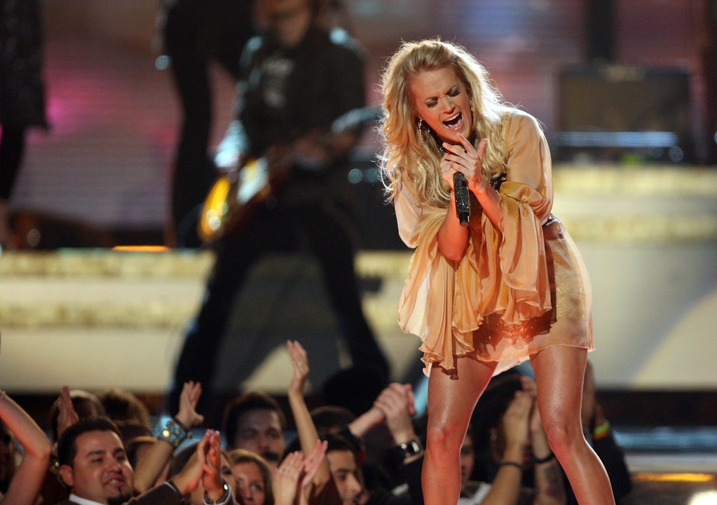 Carrie Underwood - Last Name - Grammys 09