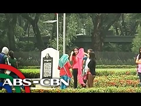 Mga namasyal sa Luneta, kakaunti dahil sa pag-ulan