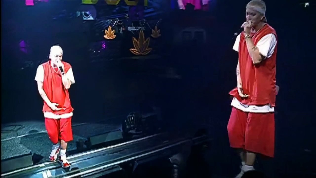 Dr.Dre & Eminem - Forgot About Dre (From "The Up In Smoke Tour" DVD)