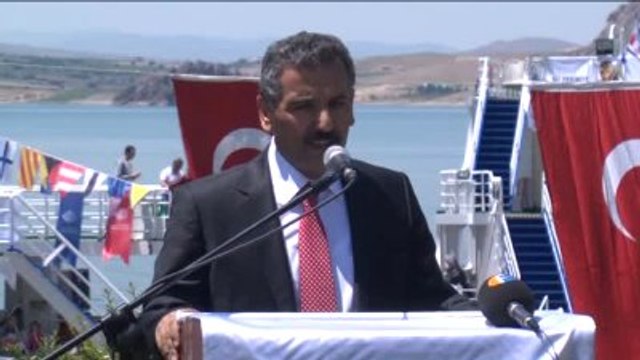 Pertek ve Çemişgezek Feribotları Suya İndirildi