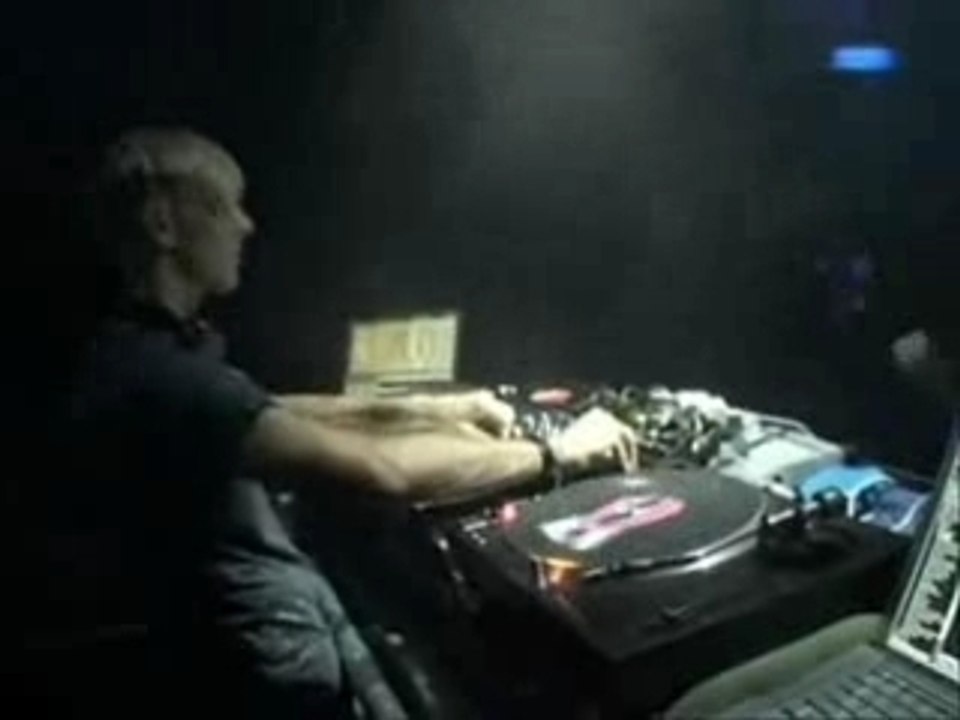 1 Richie Hawtin - Live @ Mosca 2005