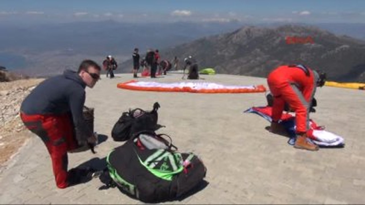 Fethiye - Babadağ'da Yamaç Paraşütü Sezonu Hızlı Başladı