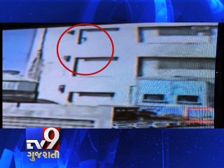 LIVE SUICIDE Diamond worker jumps off building, dies - Tv9 Gujarati