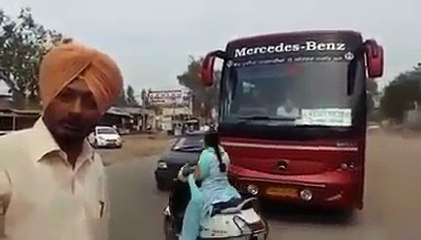 Badal Di Bus - Badal Da Gunda Raaz