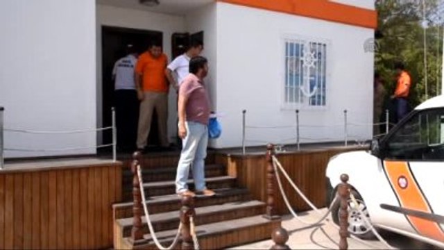 Botları Batmak Üzere Olan Kaçaklar Kurtarıldı