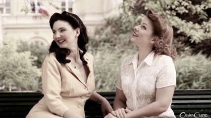 Te tenir la main (clip photos) par Eric Maïolino