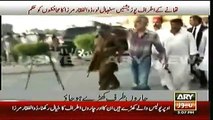 Caught on Camera – “Police waale tang karain to seedha fire karna” – Zulfiqar Mirza instructing his guards outside Police Station
