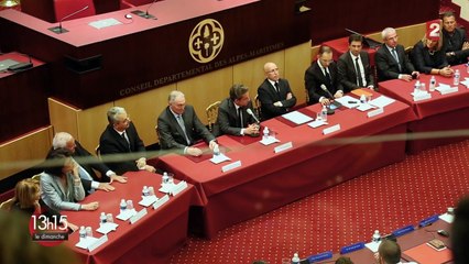 UMP : "Et si le véritable adversaire de Nicolas Sarkozy était Marine Le Pen ?"